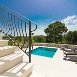 Beautiful Irma With Private Pool Near Rovinj By Wiibuk Willa Golaš