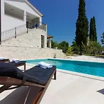 Beautiful Irma With Private Pool Near Rovinj By Wiibuk