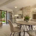 Beautiful Irma With Private Pool Near Rovinj By Wiibuk