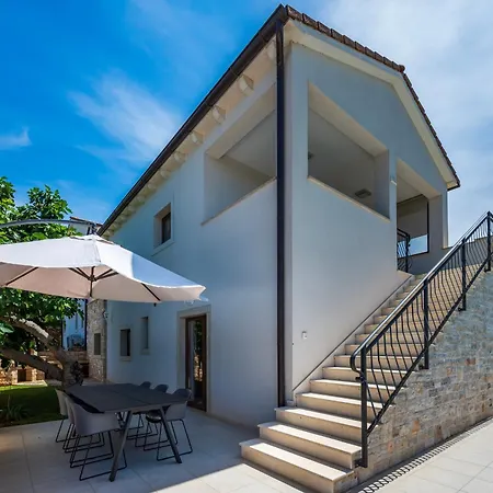 Beautiful Irma With Private Pool Near Rovinj By Wiibuk Villa