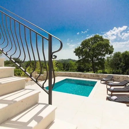 Beautiful Irma With Private Pool Near Rovinj By Wiibuk Вилла Golas