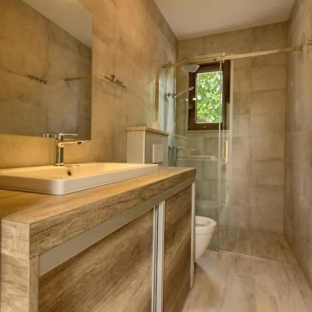 Beautiful Irma With Private Pool Near Rovinj By Wiibuk Villa *