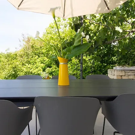 Beautiful Irma With Private Pool Near Rovinj By Wiibuk Villa