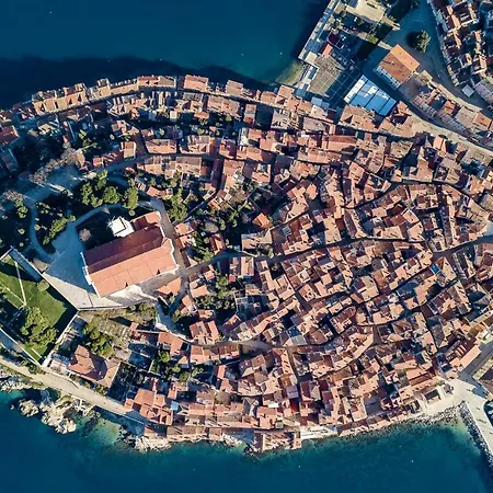 Beautiful Irma With Private Pool Near Rovinj By Wiibuk Villa