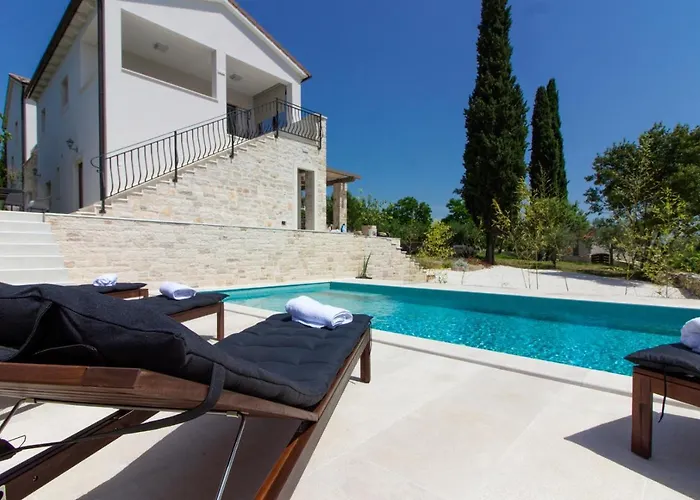 Beautiful Irma With Private Pool Near Rovinj By Wiibuk
