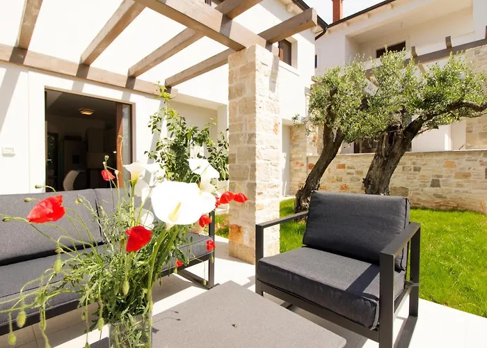 Beautiful Irma With Private Pool Near Rovinj By Wiibuk *