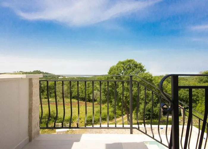 Beautiful Irma With Private Pool Near Rovinj By Wiibuk Vila