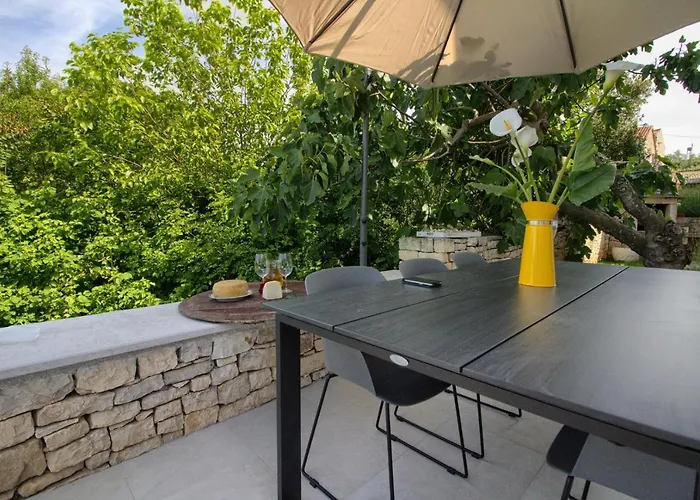 Beautiful Irma With Private Pool Near Rovinj By Wiibuk *