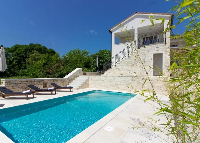Beautiful Irma With Private Pool Near Rovinj By Wiibuk וילה *